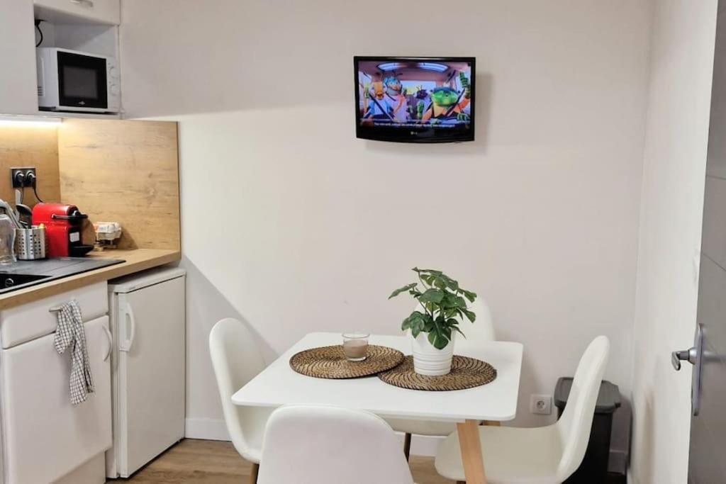 Lourde Center Apartment 3 Bed With Parking Lourdes Buitenkant foto